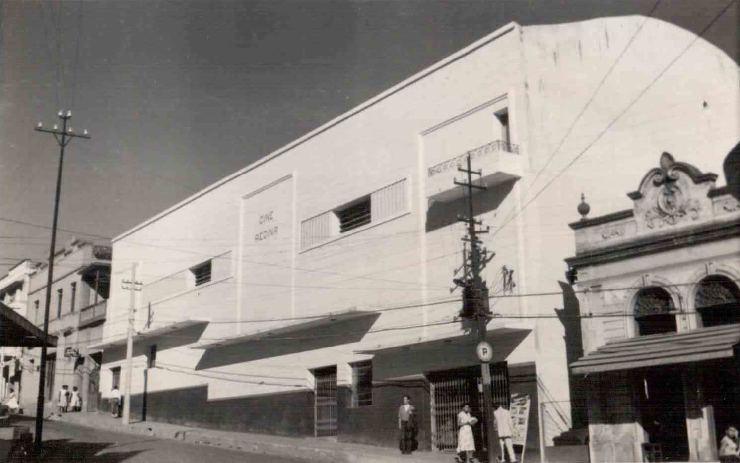 Fachada do Cine Regina